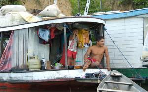 BRA1004HouseBoat.jpg