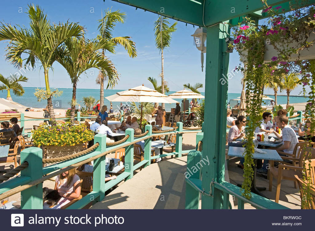 oak street beach.jpg