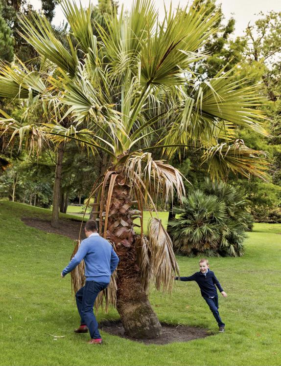 1865585476_17_Family-and-Children-Photography-in-Battersea-Park-London-582.jpg.bd38b3e8ed9096a49a18fc5f57dc07e3.jpg