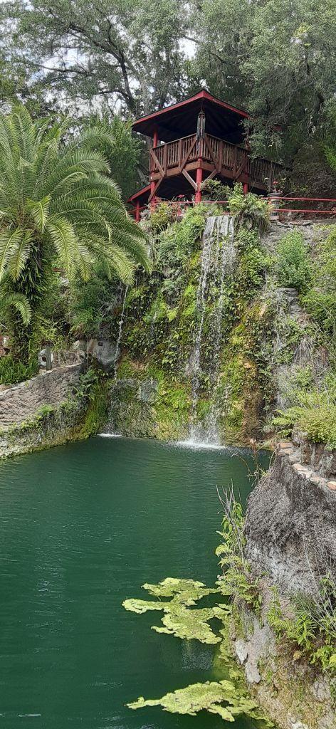 9009_Vertical_Waterfall.jpg.29b6316b0c0e35f8d064a974e665b275.jpg