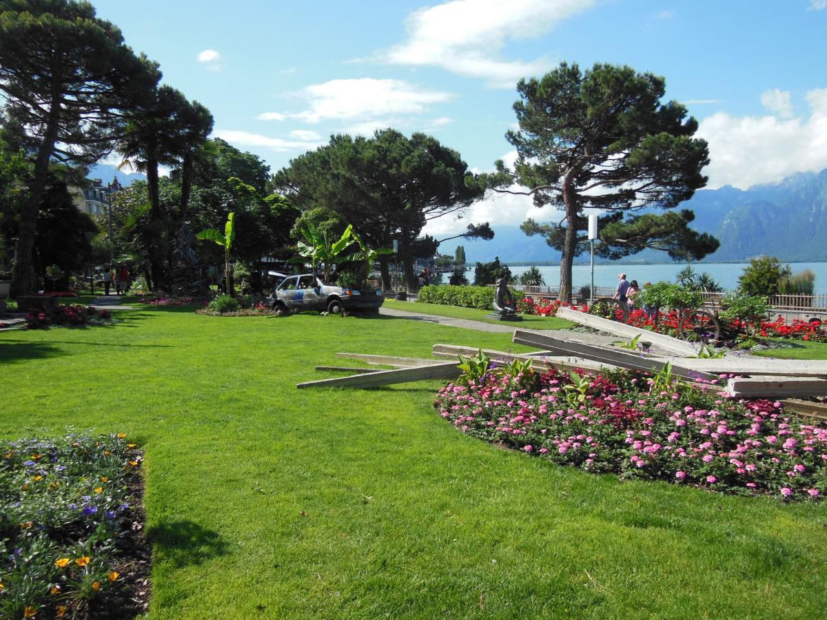 Montreux lakeside promenade